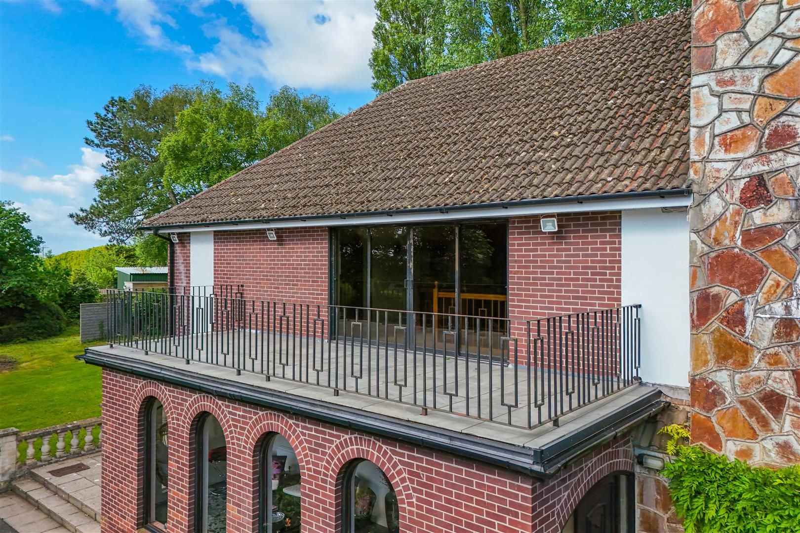 Hillandale, Pen-Y-Turnpike Road, Dinas Powys, Vale of Glamorgan, CF64 4HG